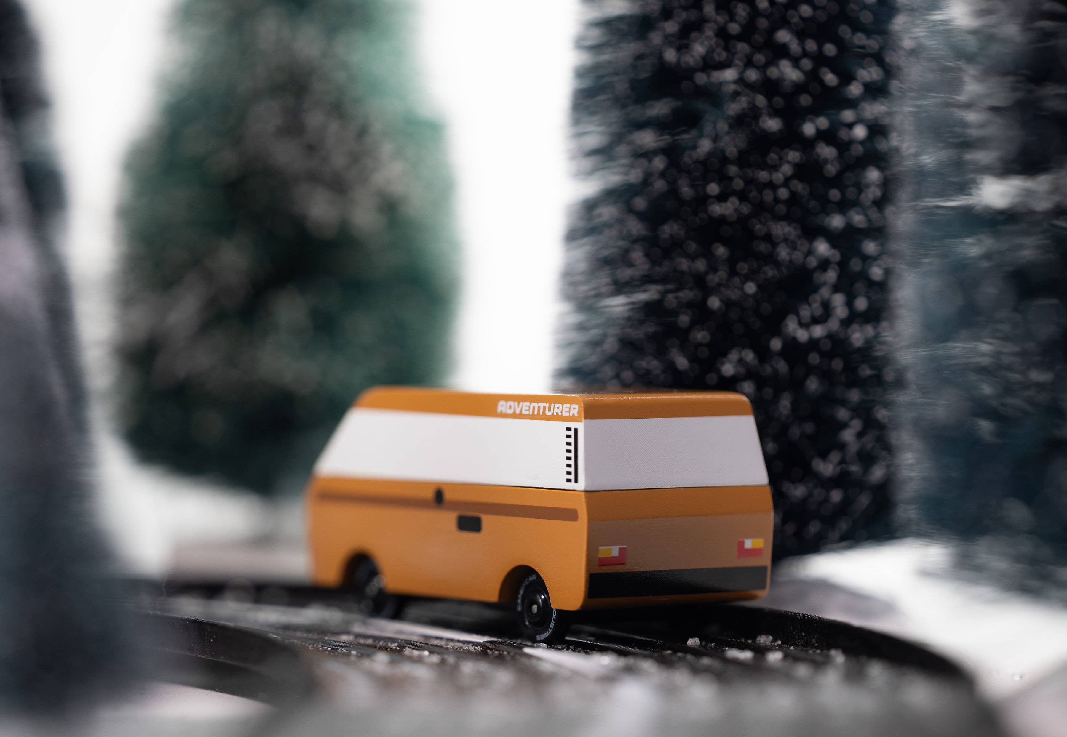 Candyvan - VW T3 Brown - Wooden Diecast Toy Car Candylab