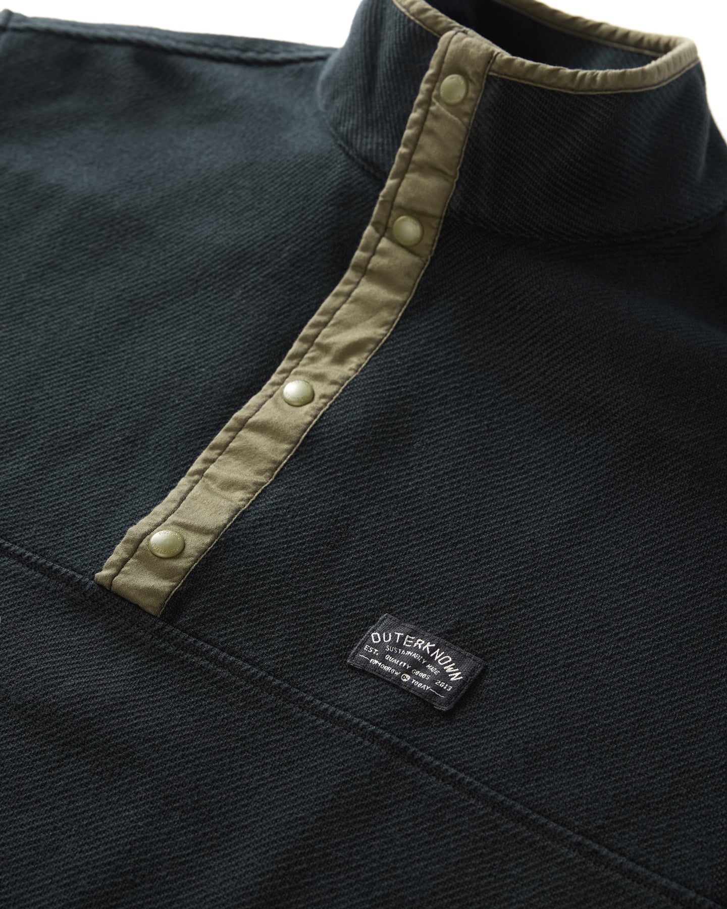 Blanket Snap Popover - Pitch Black
